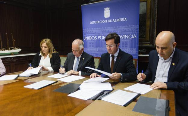 El Ayuntamiento recibe la cesión de una parte de la antigua carretera del Iryda