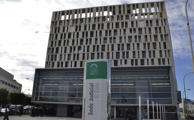 Detenidos dos hombres en El Ejido tras una sucesión de denuncias falsas para librar a otro con droga