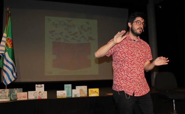 Mañana de cuentos y magia con el escritor Fran Pintadera