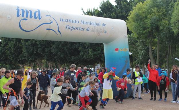 Las mascotas corren por solidaridad