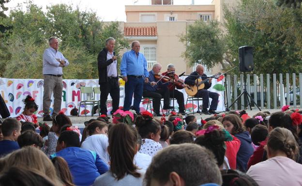 El Tierno Galván lleva el trovo a sus estudiantes en el Día del Flamenco