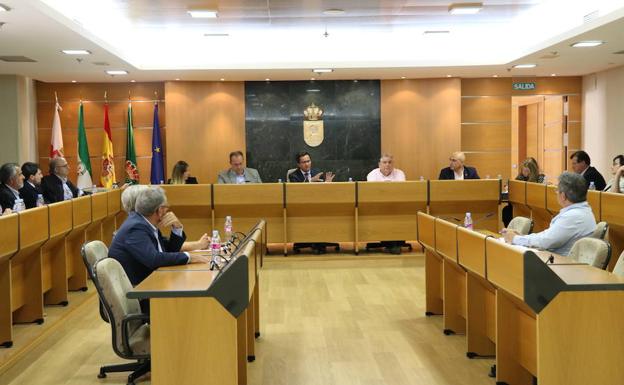 El presupuesto para 2019 prevé un superávit de cinco millones de euros