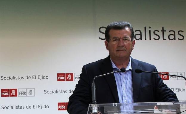 El PSOE exige una solución a los problemas de presión y mala calidad del agua