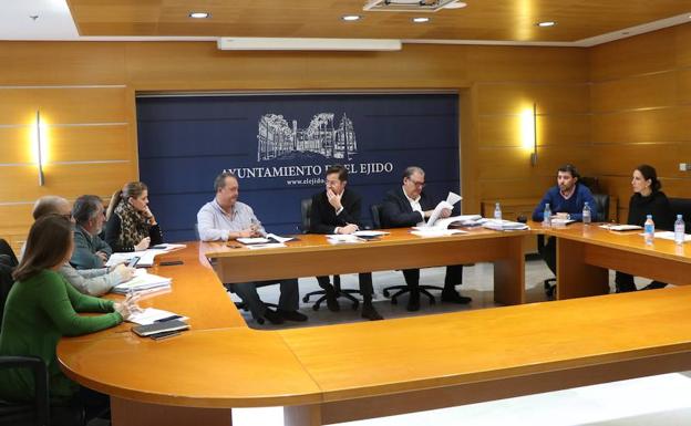 La Junta de Gobierno aprueba mejoras para tres parques infantiles de El Ejido