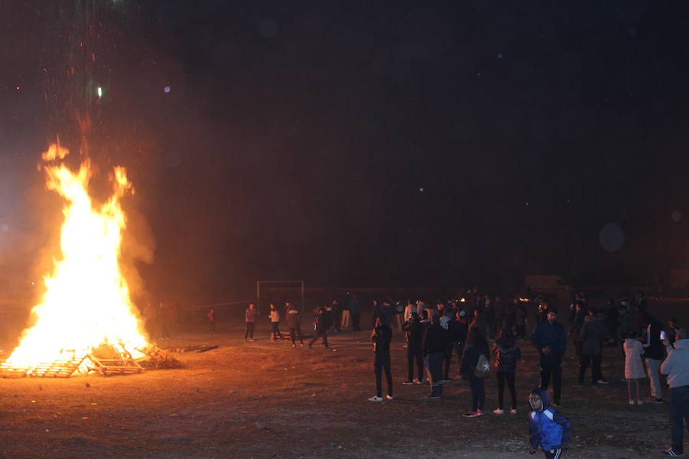 San Agustín vive su tradicional noche de San Antón