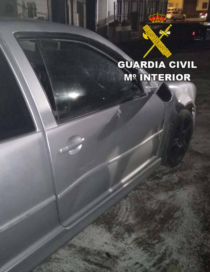 Arremete contra un coche de la Guardia Civil en El Ejido y huye