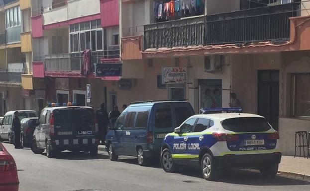 La Policía Local de El Ejido cierra una mezquita en Santa María del Águila