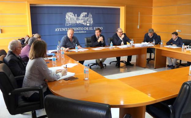 La Junta de Gobierno local aprueba el desalojo y la demolición de chabolas