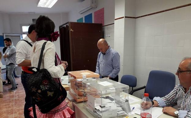 Los partidos de izquierda ven con preocupación el alza de Vox en El Ejido y el PP el futuro de la economía española
