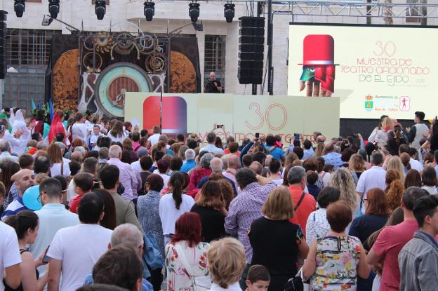 El Festival rinde su homenaje a la Muestra de Teatro en su inauguración