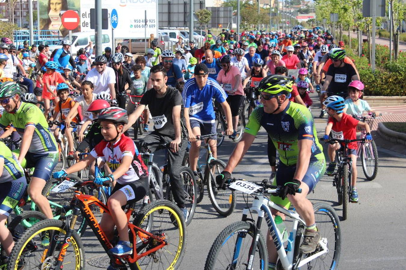 Los ejidenses disfrutan del Día de la Bicicleta