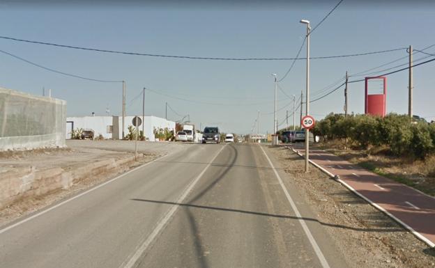 Muere un hombre tras quedar atrapado bajo una puerta en una nave agrícola en El Ejido