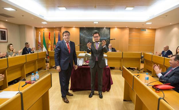 Francisco Góngora es investido alcalde tras el pacto alcanzado por PP y Vox