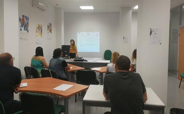 Empresarios y emprendedores ejidenses conocen las ventajas del comercio electrónico