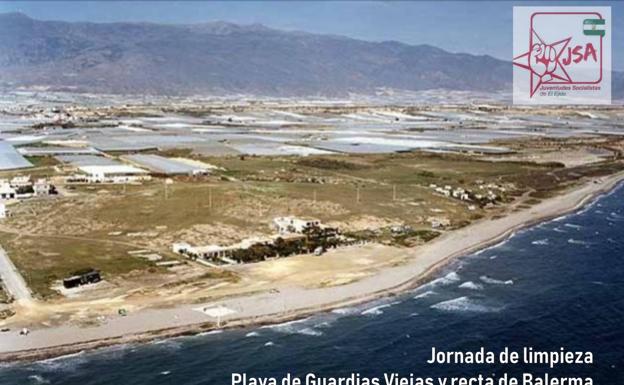 Juventudes Socialistas organiza una limpieza en la playa de Guardias Viejas y Balerma
