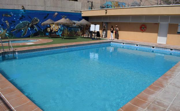 El PSOE propone al gobierno local construir una piscina en Santa María del Águila