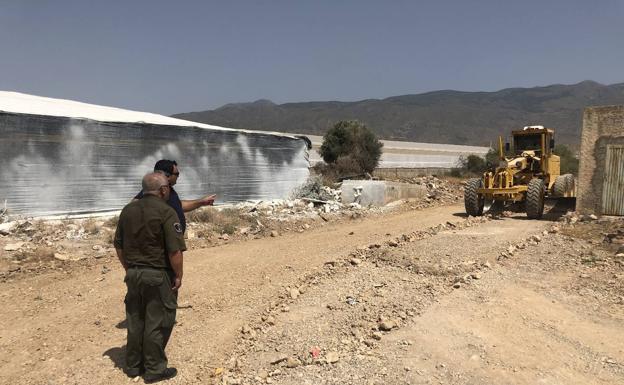 El Ayuntamiento intensifica las labores de limpieza del entorno rural