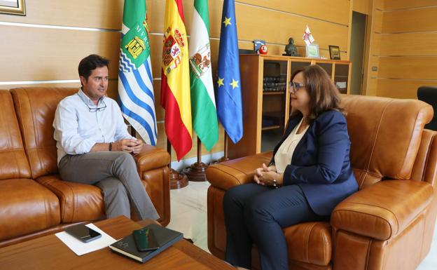 Primera reunión institucional entre el alcalde y la gerente del Distrito Sanitario Poniente