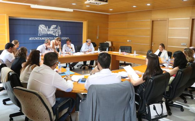 El gobierno municipal iniciará a finales de mes la modernización del alumbrado público
