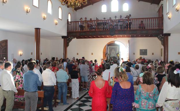 La costa ejidense vive su particular Rocío en honor a la Blanca Paloma