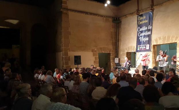 3.000 espectadores disfrutan con el Ciclo de Conciertos del Castillo de Guardias Viejas