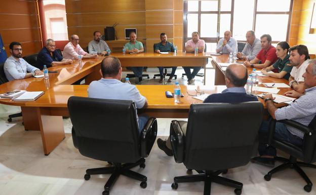El alcalde establece la línea de trabajo con las Juntas Locales de los núcleos