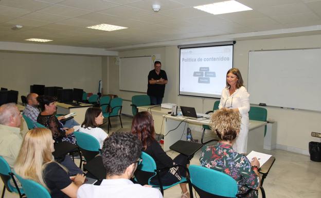 El sector turístico se forma en el uso de tecnologías digitales