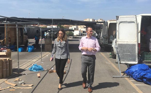 Ciudadanos pide acondicionar la zona del mercadillo de El Ejido