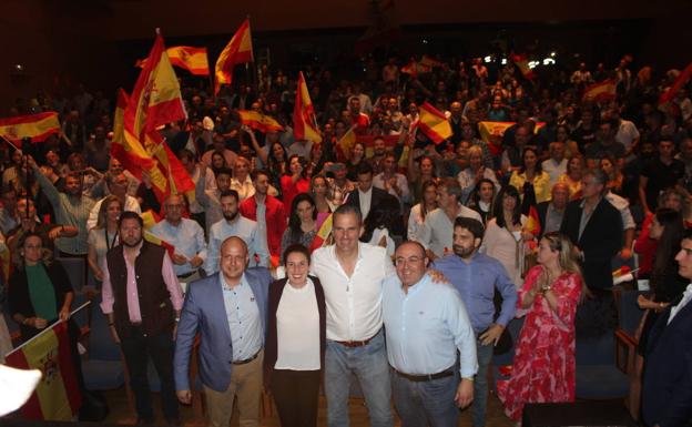 Ortega Smith centra su mitin en El Ejido en el agua, la mano de obra y la comercialización