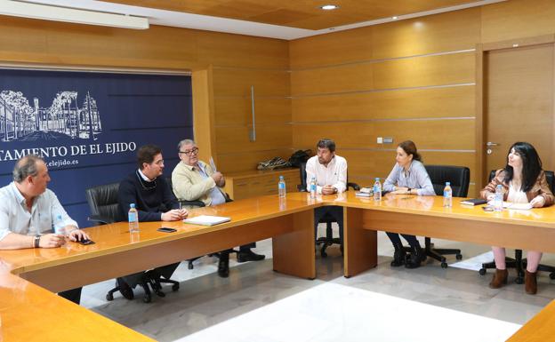 Ayuntamiento y Junta renuevan el convenio de Ayuda a Domicilio