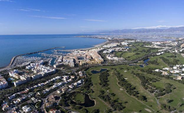 La costa ejidense supera la ocupación del 90% en el puente de Todos los Santos