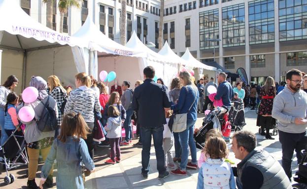 El comercio local sale en El Ejido a la calle