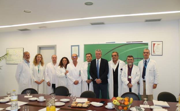 El Poniente inicia una cirugía menos invasiva para tratar hernias inguinales