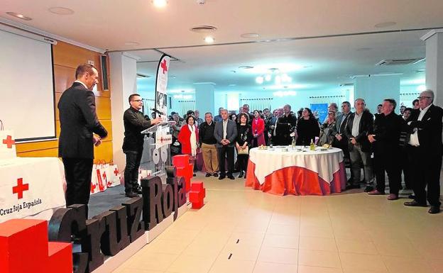 Cerca de 400 personas asisten al I Encuentro de Cortadores de Jamón de El Ejido