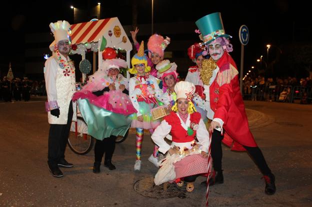 La Cabalgata de Reyes de El Ejido inicia una larga noche de ilusión para miles de niños