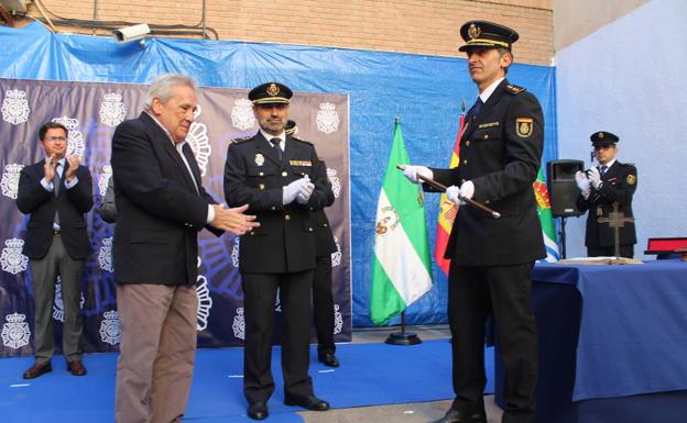 Rafael Rodríguez toma posesión del cargo como nuevo Comisario de la Policía Nacional de El Ejido
