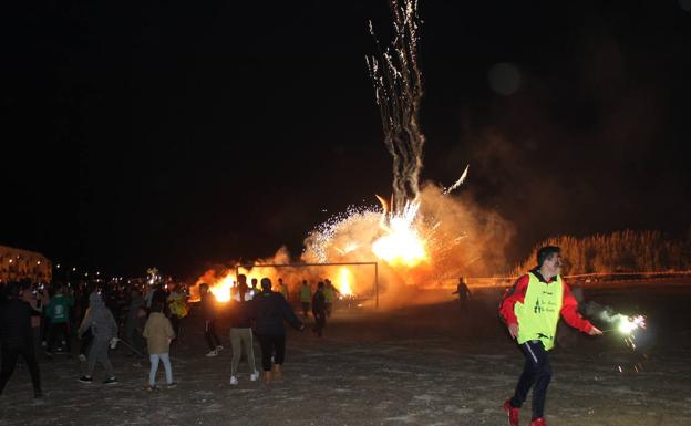Santa María del Águila y San Agustín se iluminan con San Antón