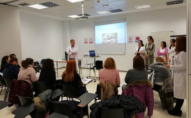 El Hospital de Poniente pone en marcha una Escuela de Pacientes de Dolor Crónico