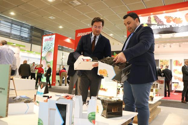 El alcalde de El Ejido apuesta por la economía circular y unos precios justos