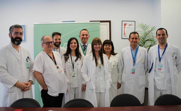El Hospital de Poniente consigue que pacientes operados de cadera anden en 24 horas