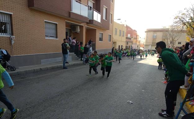 Deporte y solidaridad en el Día de Andalucía, en Santa María del Águila
