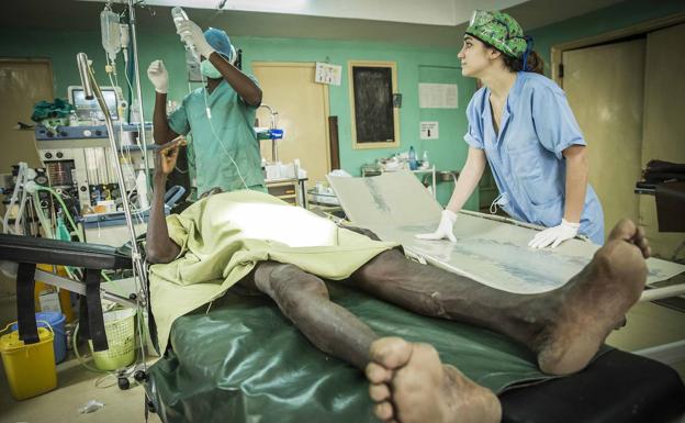La solidaridad permite reencontrarse con la esencia misma de la medicina