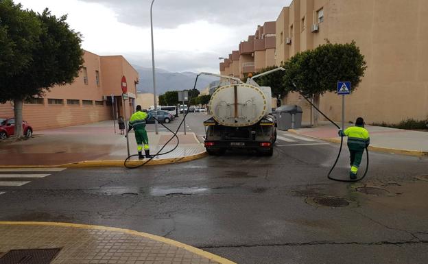 El Ejido refuerza el Servicio de Limpieza y Desinfección en calles y espacios públicos