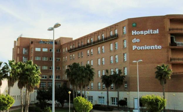 El Hospital de Poniente reduce las intervenciones quirúrgicas a urgentes y oncológicas