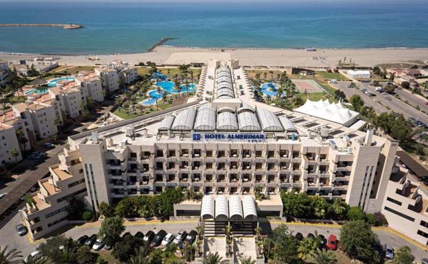 El Ejido pone a disposición de Sanidad el hotel AR Almerimar