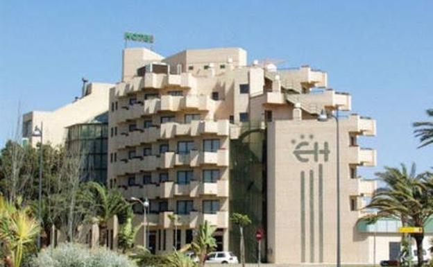 Todos los hoteles de El Ejido están cerrados después de evacuar a los clientes