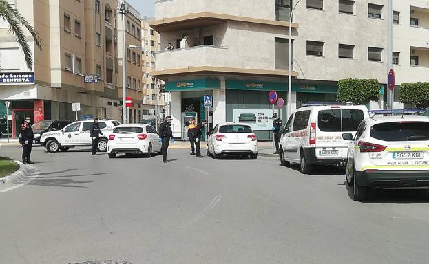 Detenido un hombre de 35 años por enfrentarse y amenazar a agentes de la Policía Local de El Ejido