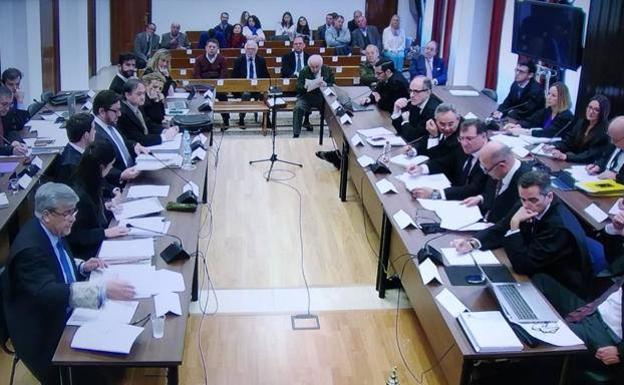 La Audiencia cita a los acusados del caso Poniente el 13 de abril