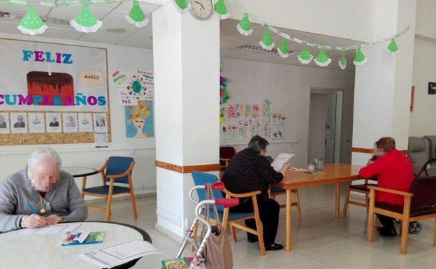 Ayuntamiento, Distrito Sanitario Poniente y Salud se coordinan para extremar las medidas en la Residencia de Mayores