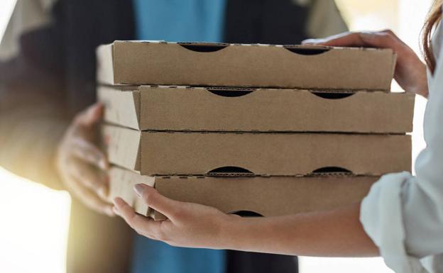 Los hosteleros pueden solicitar una 'Declaración Responsable' para ampliar su actividad a la venta de comida para llevar